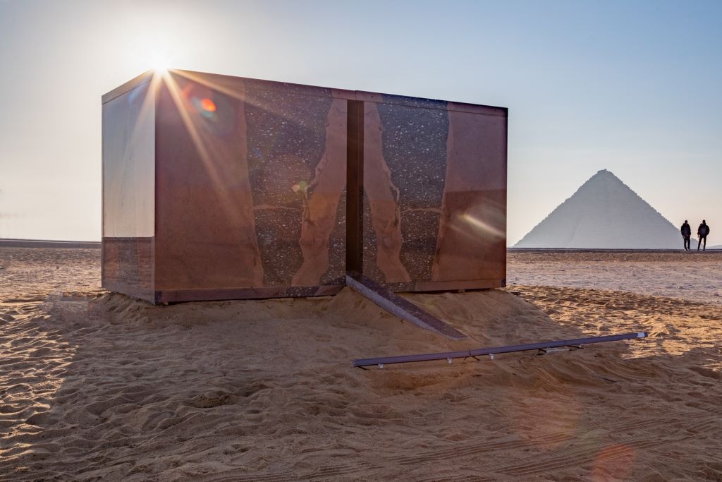 Egypt's first art exhibition at Giza pyramids