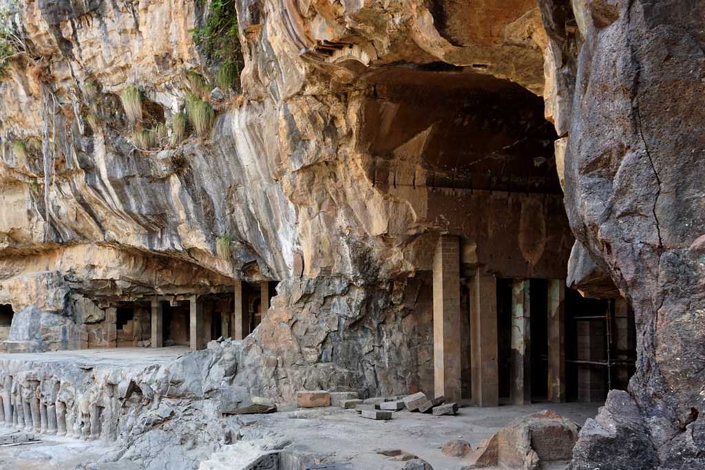 Must-visit Caves in Aurangabad