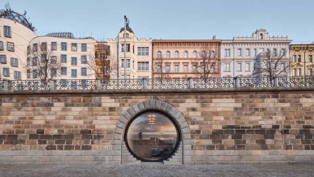 New public spaces on the waterfront in Prague