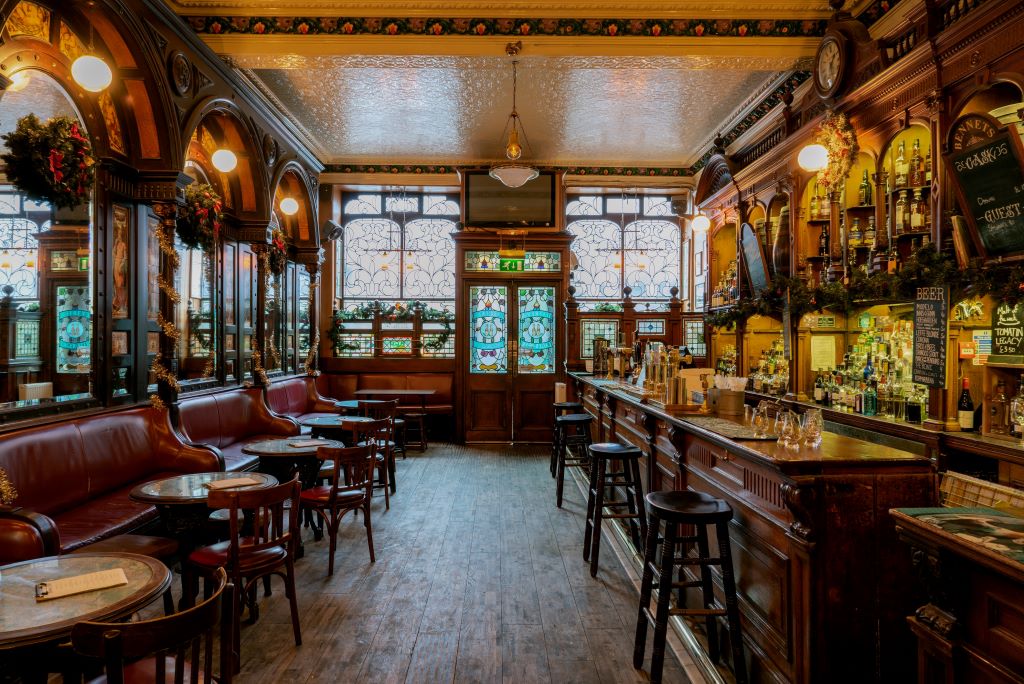 Best pubs and bars in Edinburgh