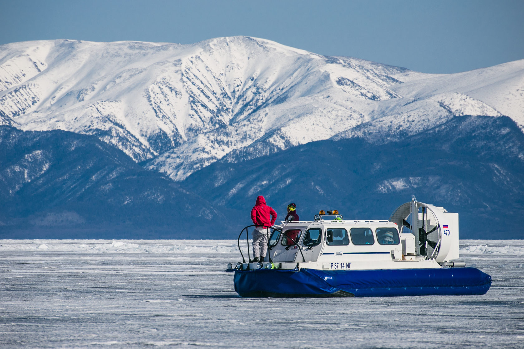 Year-round tours on an unusual vessel start on Baikal