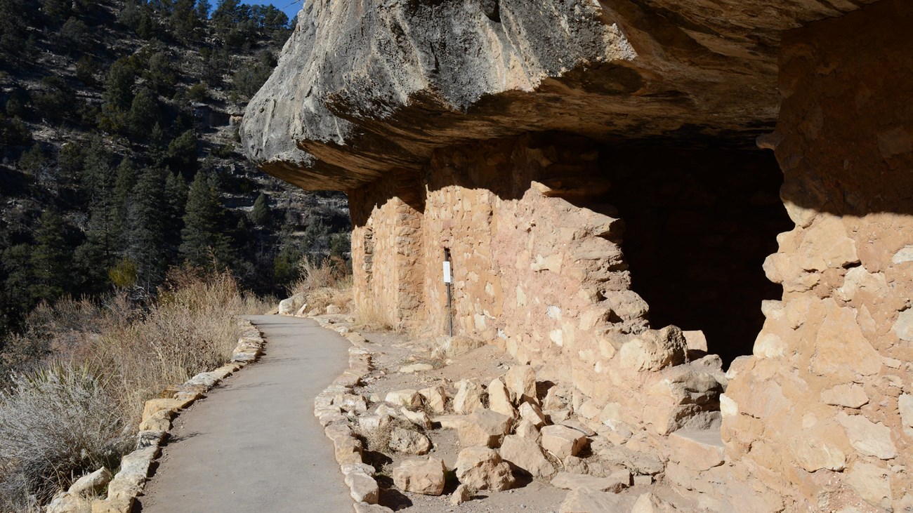 Exploring the Ancient Cliff Dwellings of Walnut Canyon National ...