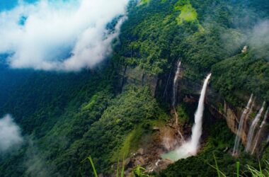 Nohkalikai Falls
