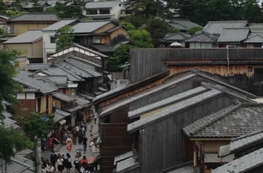 Higashiyama